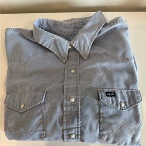 Wrangler light weight xtra long men’s short button up shirt